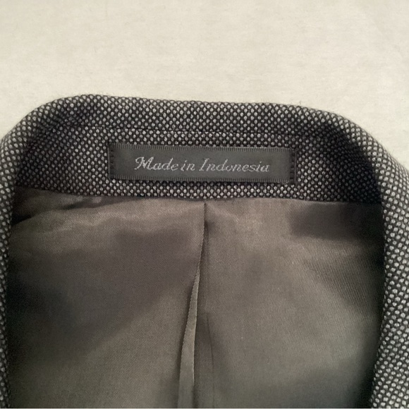 LAUREN Ralph Lauren Men’s Suit, Size 42R - Picture 8 of 15